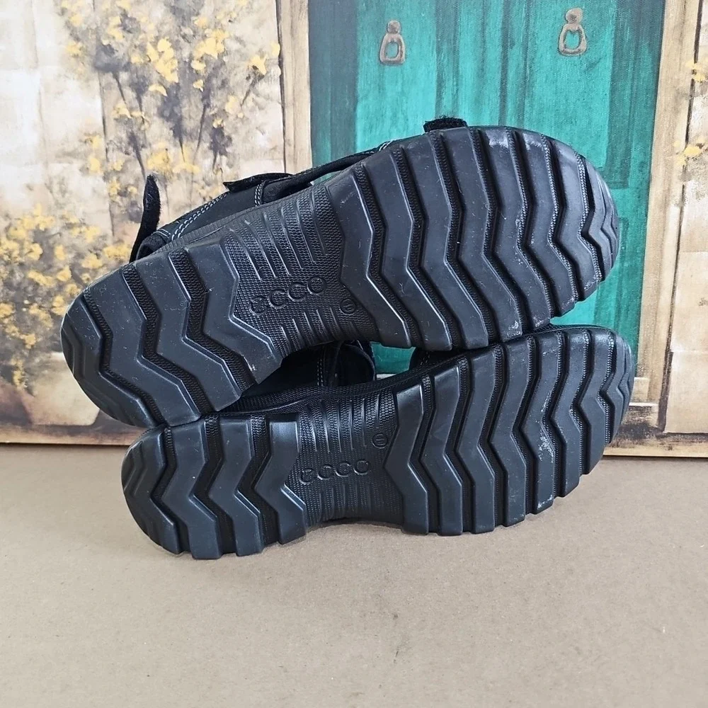 ECCO Sport Womens Yucatan Plus Offroad Sandals EU 40 US 8.5-9 Black Leather‎